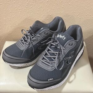 G-Defy Mighty Walk Size 13